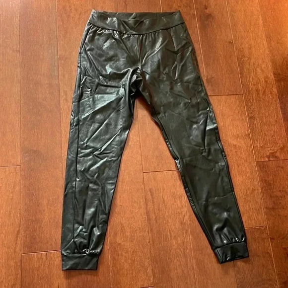 NWT Commando Faux Leather Jogger - Picture 3 of 7